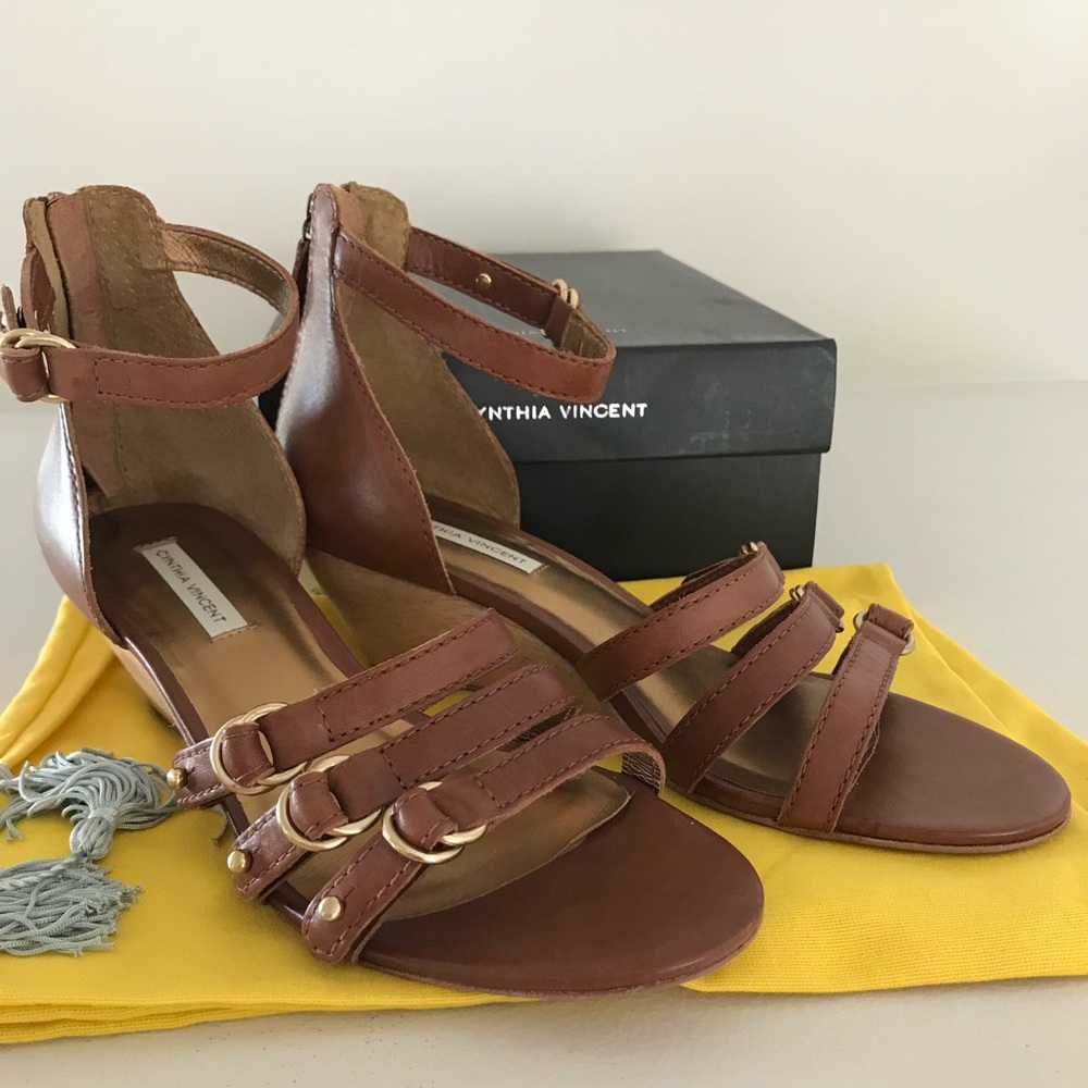 Cynthia Vincent Leif Sandal Size 8